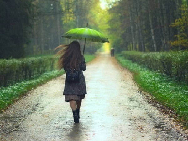 适合下雨天发的朋友圈说说 下雨天朋友圈优美短语