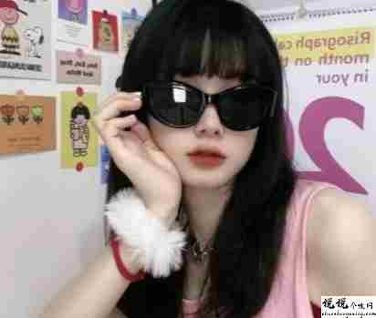超级酷的大美女说说发朋友圈 超级高冷的女神文案1
