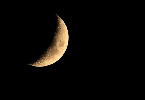 拍月亮发朋友圈说说 月色很唯美迷人的图片说说语句8