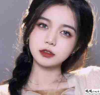 关于妆前化妆后的搞笑文案带图片 女人妆前妆后朋友圈文案6
